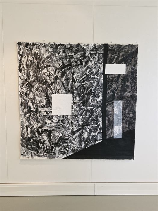 Groot zwart-wit schilderij met witte vlakken